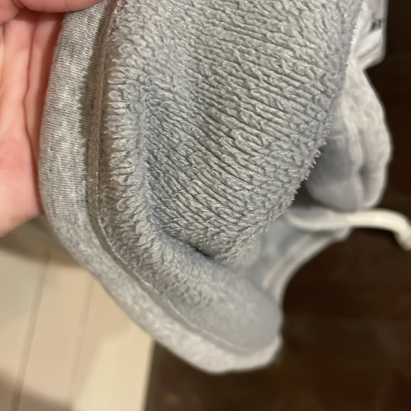 Cozy Karma crossover sweatshirt - Picture 7 of 7